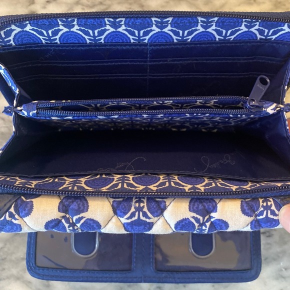 Vera Bradley Wallet Wristlet Blue Floral Zip Around Organizer - Picture 5 of 6